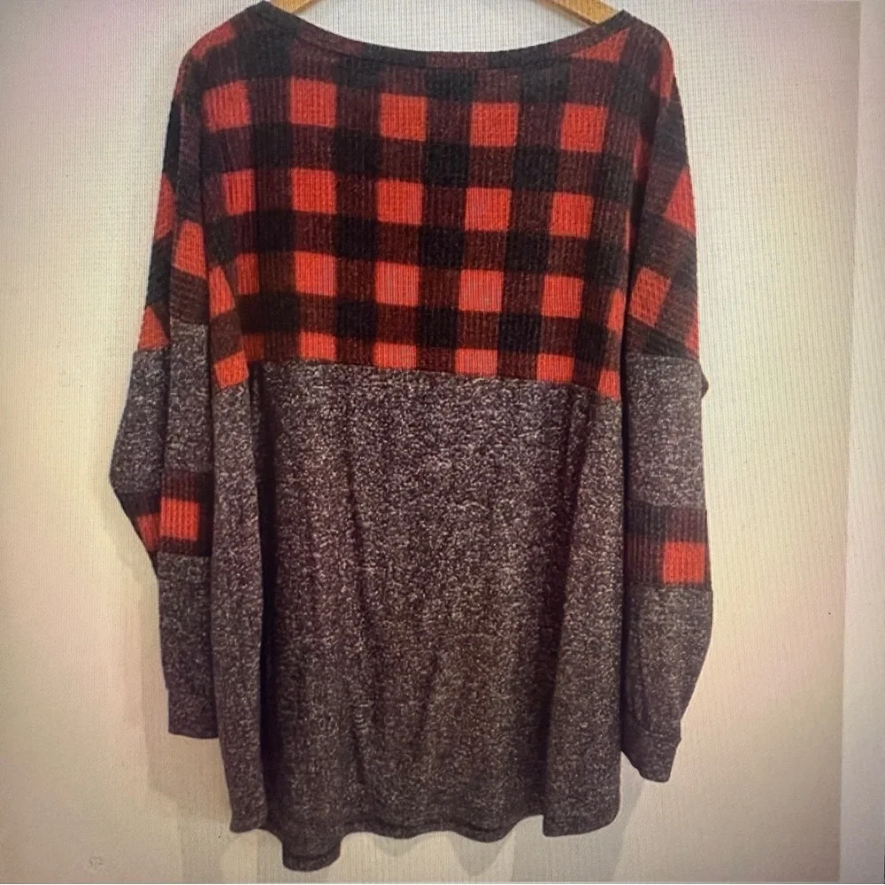 Warehouse One Women Red Plaid & Gray Bottom Long Sleeve Pullover Tunic Top Size - Picture 2 of 3